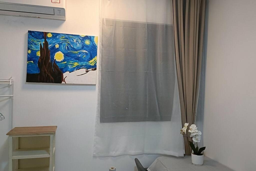 Pangsapuri Sky Loft 4 Guests Balcony Nflix B30a Johor Bahru