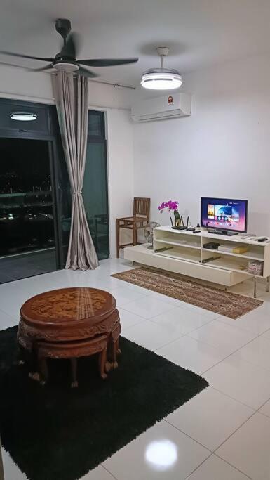 Sky Loft 4 Guests Balcony Nflix B30a