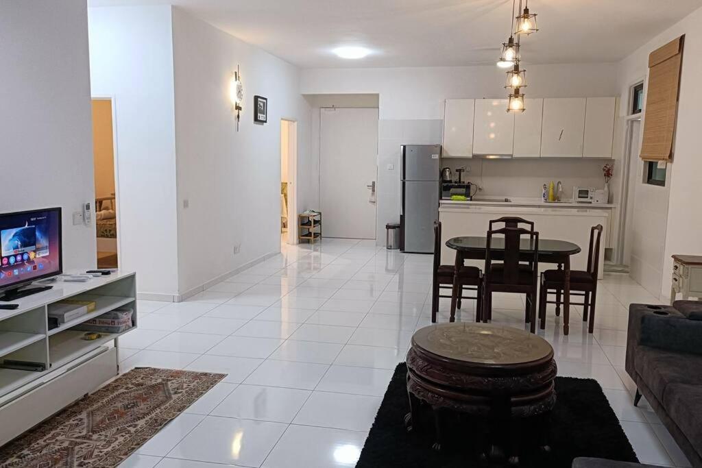 Apartment Sky Loft 4 Guests Balcony Nflix B30a Johor Bahru